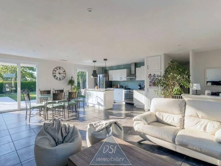 AU COEUR DE LAGNIEU - Maison RÉCENTE / PLAIN-PIED T4 de 103m² sur 946m² de TERRAIN — photo 1