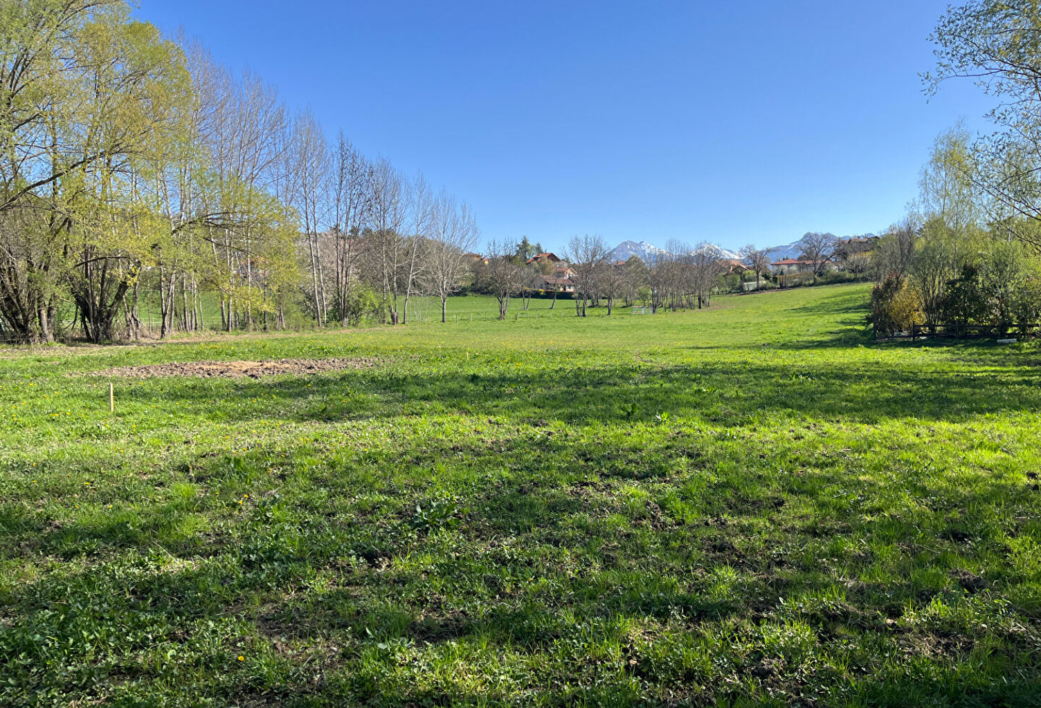 Terrain Gap 736 m2 — photo 1