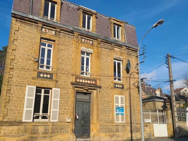 Vente Immeuble 260 m&sup2; — photo 1
