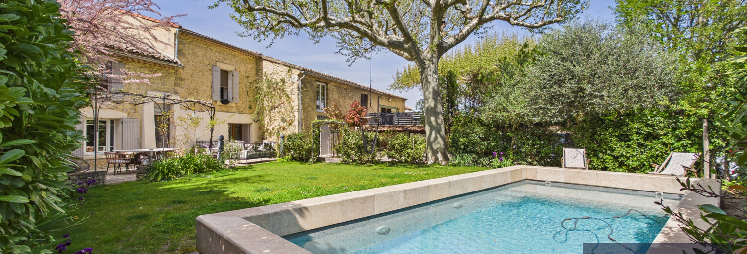 Maison 9 Pièces 194 m² à vendre à Noves (13550)