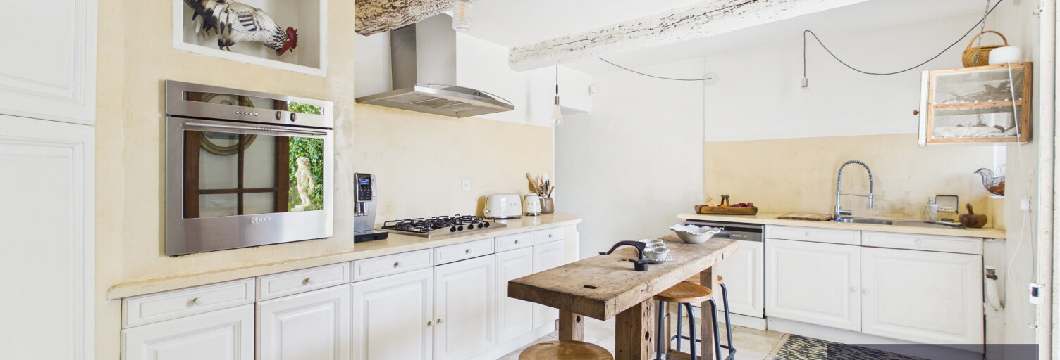 Maison 9 Pièces 194 m² à vendre à Noves (13550)