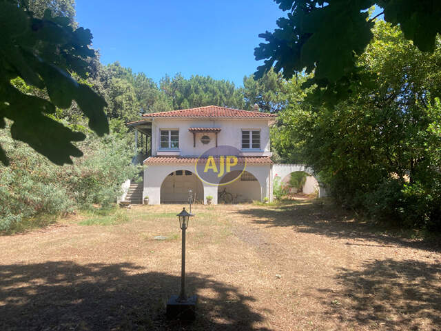 Maison en R + 1 Le Verdon/Mer 8 pièces 180 m2 — photo du bien