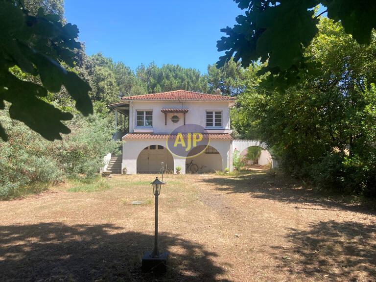 Maison en R + 1 Le Verdon/Mer 8 pièces 180 m2 — photo 1