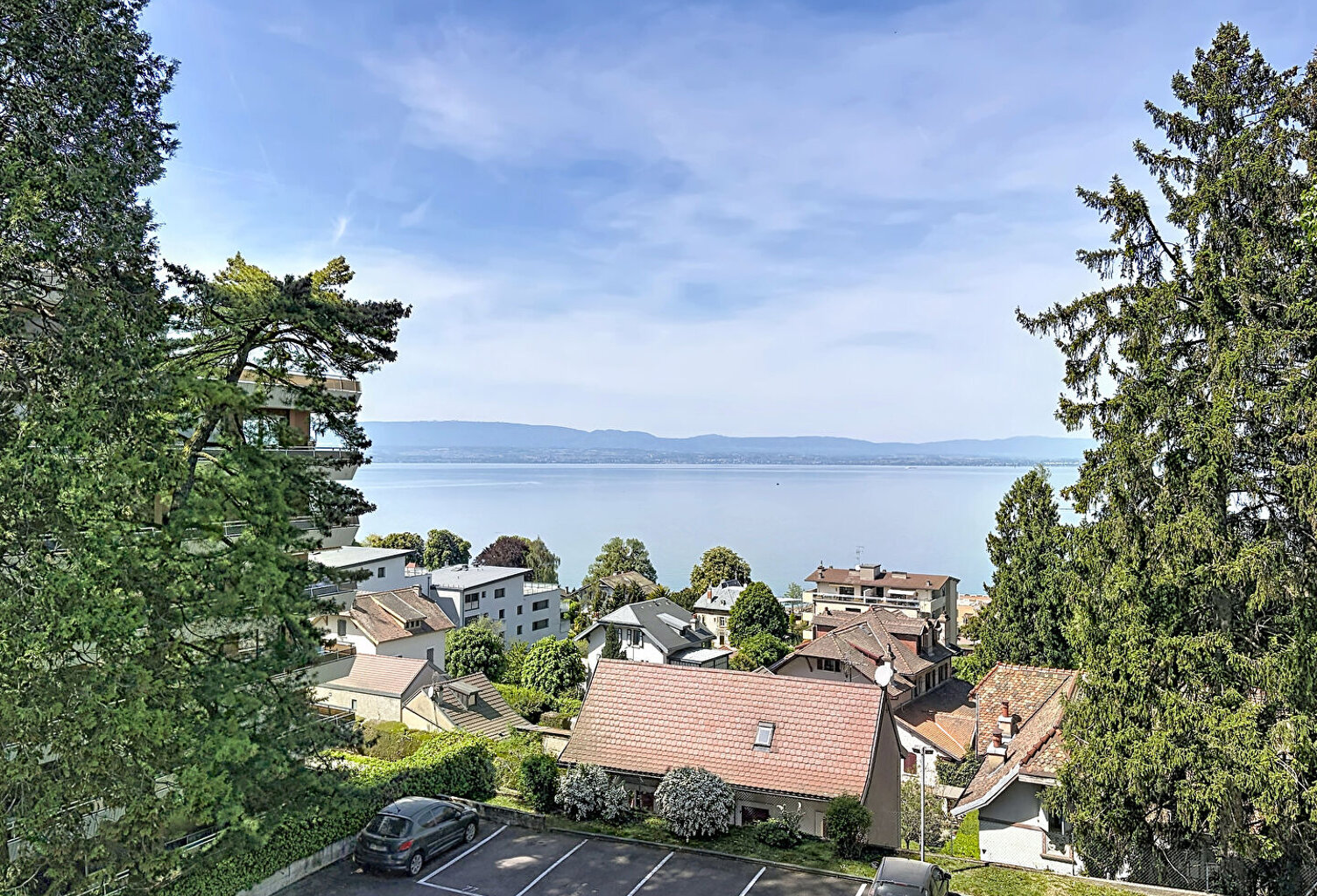 Superbe T2 lumineux avec vue lac, proche centre et embarcadère — photo 1