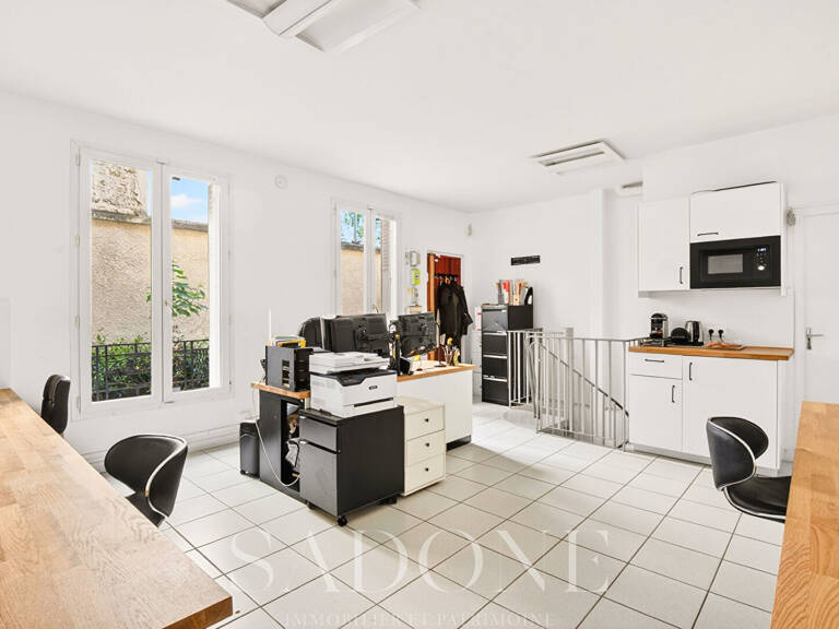 Bureaux à louer Boulogne Billancourt 62.21 m2. Marcel Sembat. — photo 1
