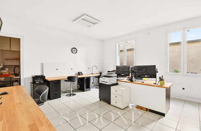 Bureaux à louer Boulogne Billancourt 62.21 m2. Marcel Sembat. — photo 2