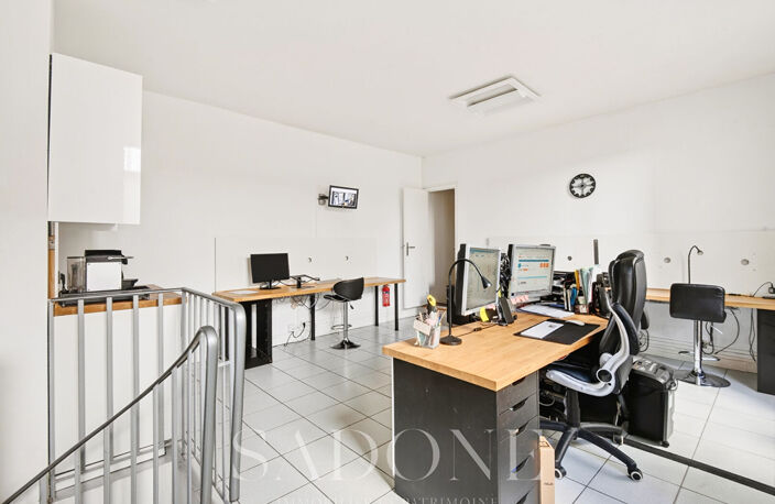 Bureaux à louer Boulogne Billancourt 62.21 m2. Marcel Sembat. — photo 3