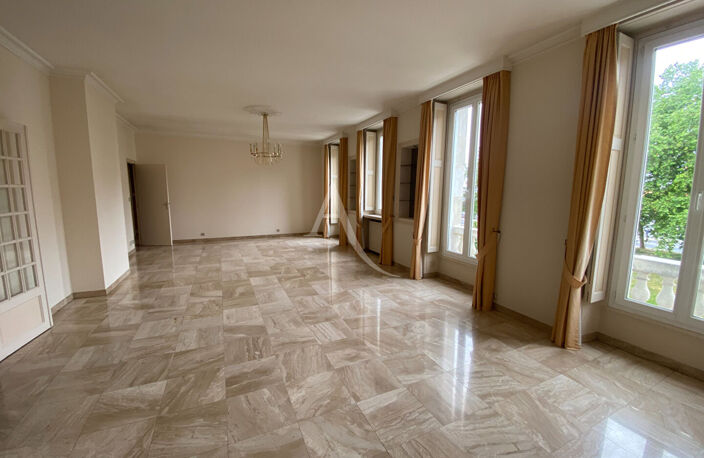 Appartement d'exception au coeur de Rochefort - 4 pièces - 139,20 m² — photo 2