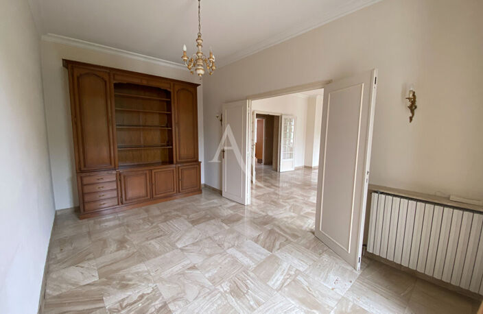 Appartement d'exception au coeur de Rochefort - 4 pièces - 139,20 m² — photo 3