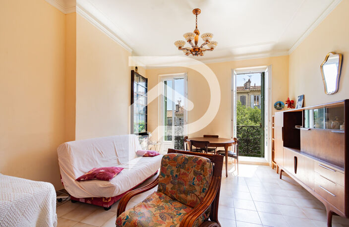 Appartement  Bd CHAVE  quartier  CAMAS  vue Notre Dame - T3  de 79 m2 avec  Cave , box  fermé  . Marseille 13005 — photo 5