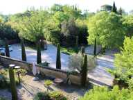 A DECOUVRIR EN EXCLUSIVITE, VERITABLE COUP DE COEUR POUR CE MAS PROVENCAL DU 18 EME SIECLE SITUE A ENTRAIGUES SUR LA SORGUE — photo 3
