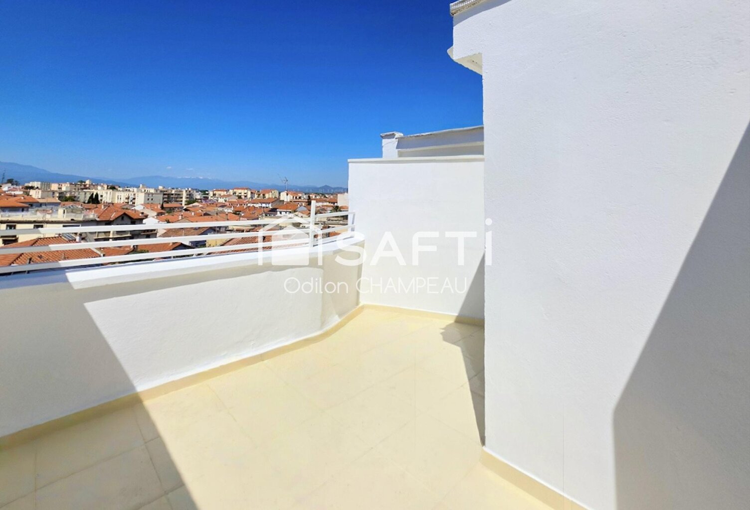 Appartement F2 de 47m2 avec terrasse - Emplacement stratégique — photo 1