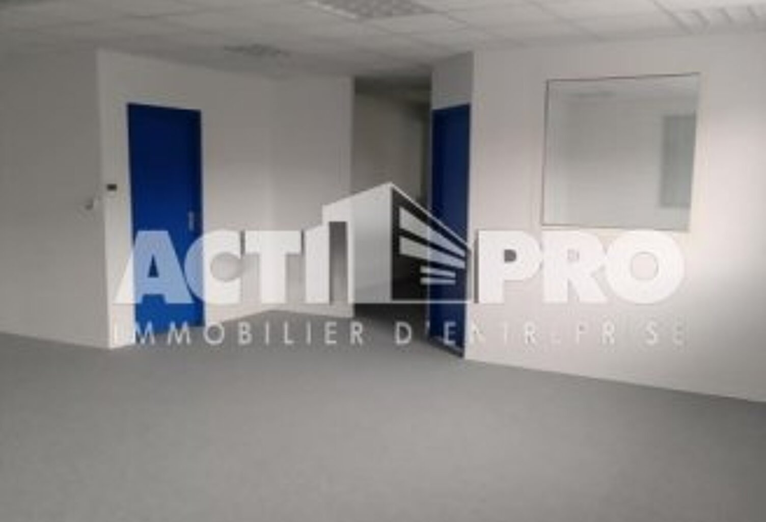 Bureaux à louer — photo 1