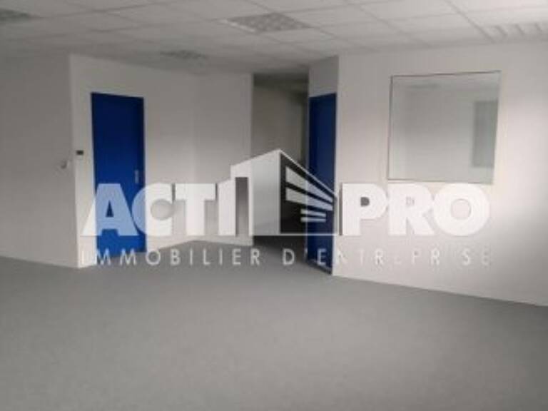 Bureaux à louer — photo 1