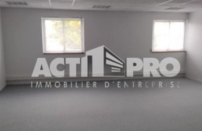 Bureaux à louer — photo 3
