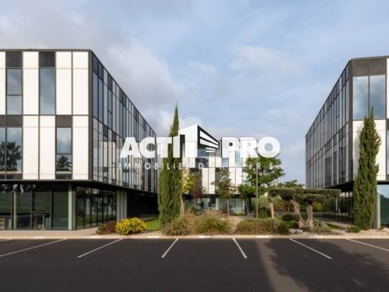 Bureaux à louer — photo 1