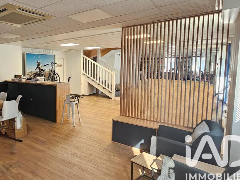 Vente Boutique/Local commercial 730 m&sup2; — photo 1