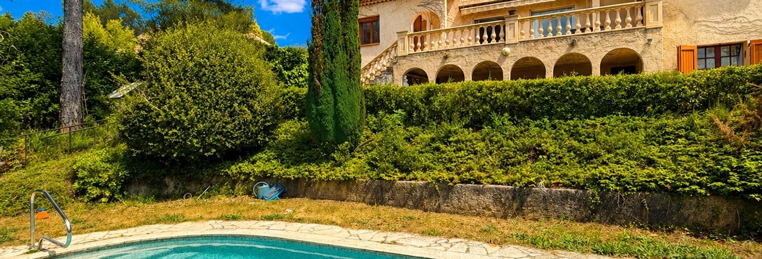 Maison 5 Pièces 182 m² à vendre à Roquefort-les-Pins (06330)