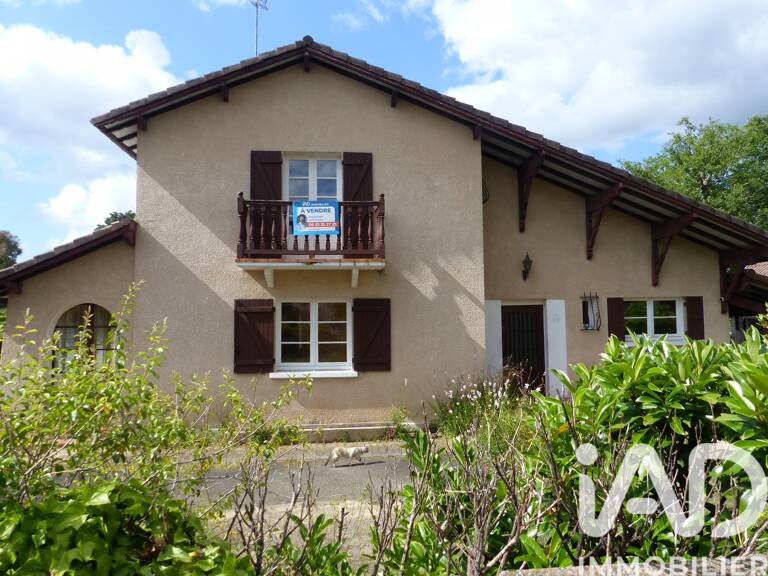 Vente Maison/villa 8 pièces — photo 1