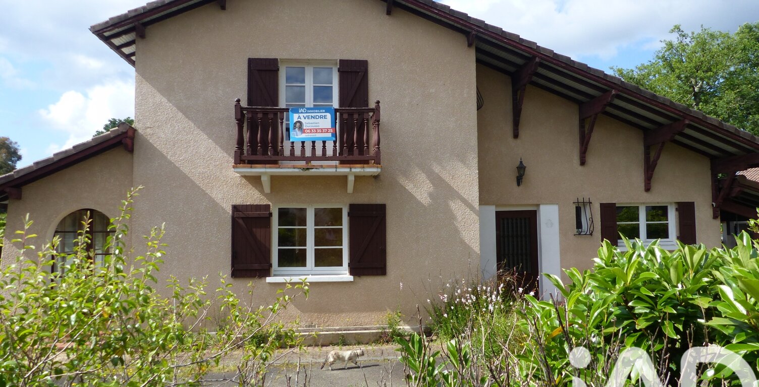 Vente Maison/villa 8 pièces — photo 1