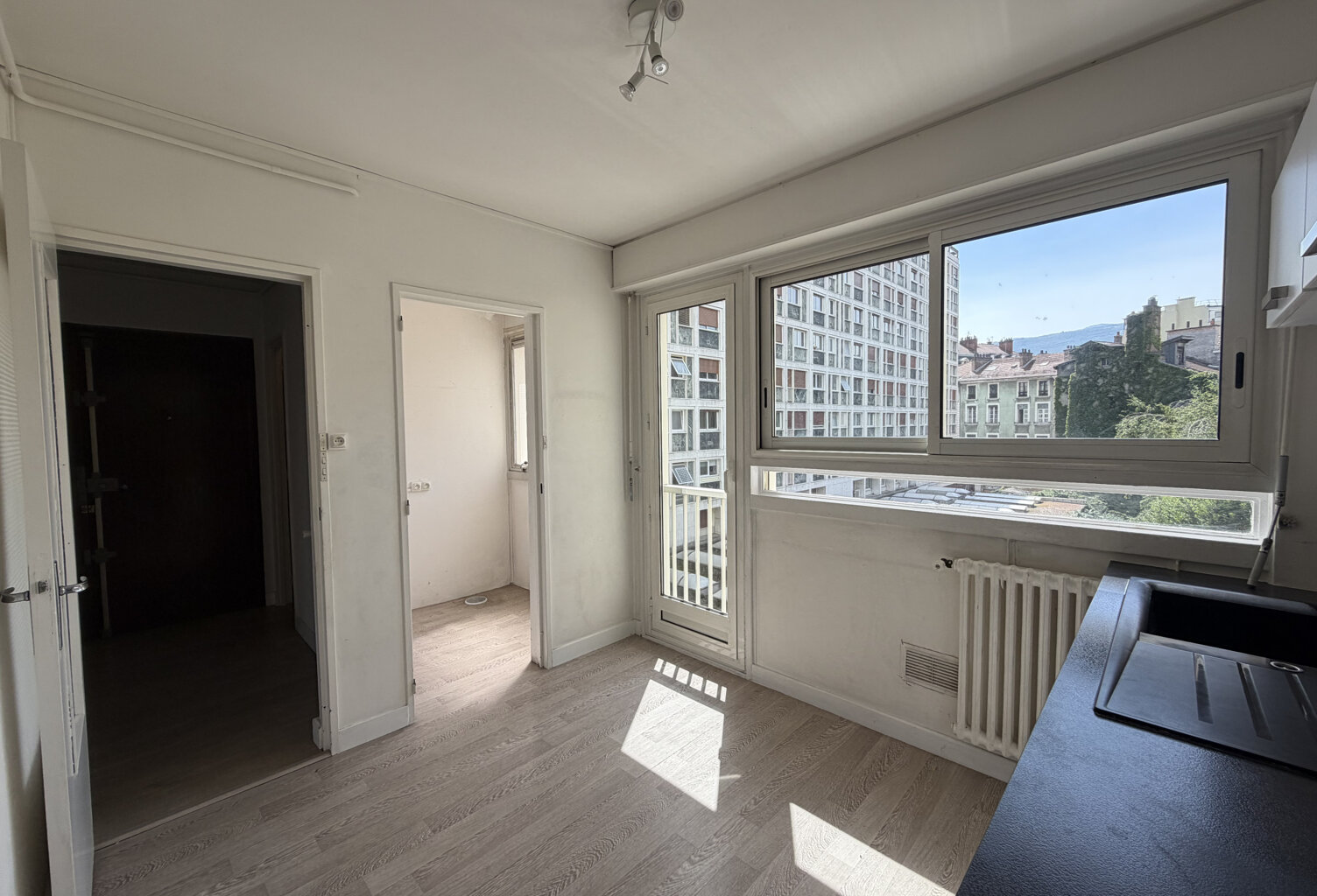 T3  GRENOBLE STE CLAIRE — photo 1