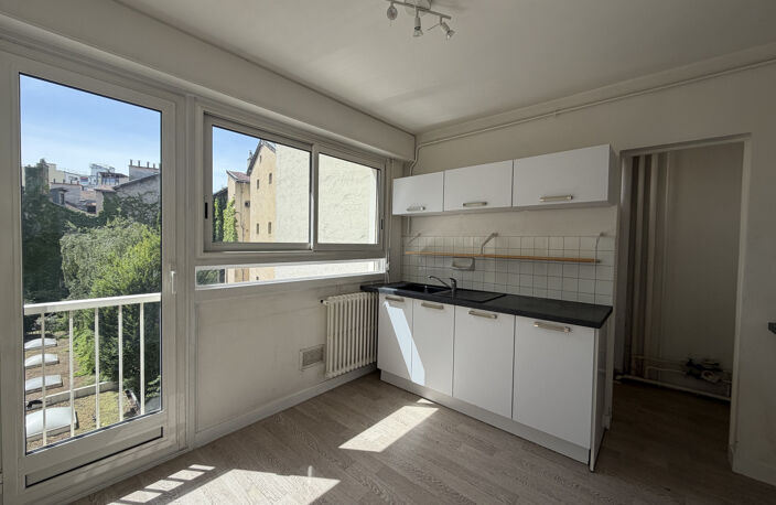 T3  GRENOBLE STE CLAIRE — photo 3