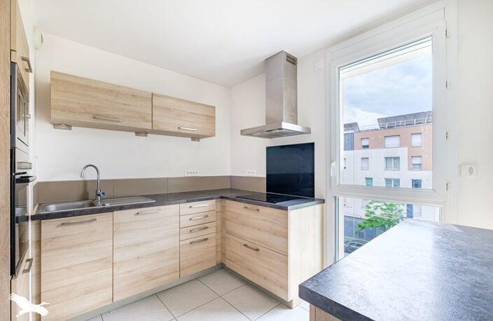 Vente appartement 4 pièces 78 m² Lyon 8 (69008) — photo 2