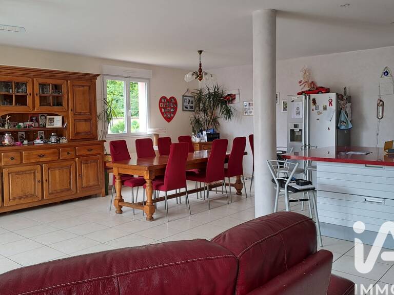 Vente Maison/villa 8 pièces — photo 1