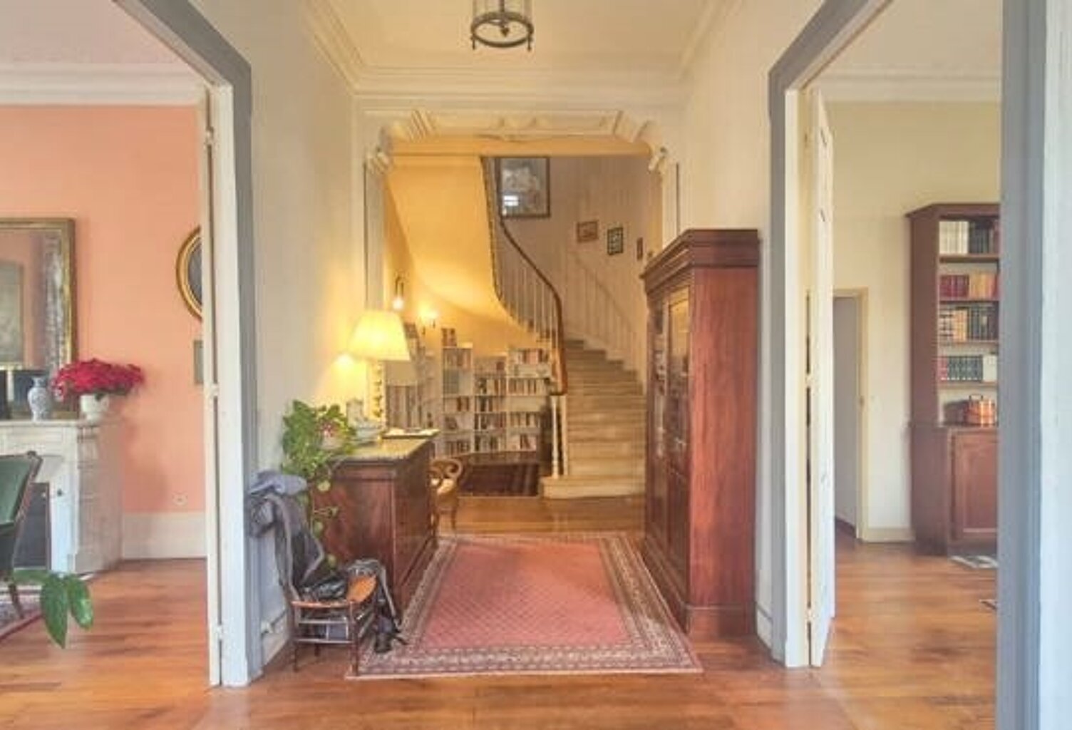Maison de ville de 12 pièces principales — photo 1