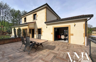 Villa familiale   Secteur Pierres Dorées   256 m2   Terrain — photo du bien