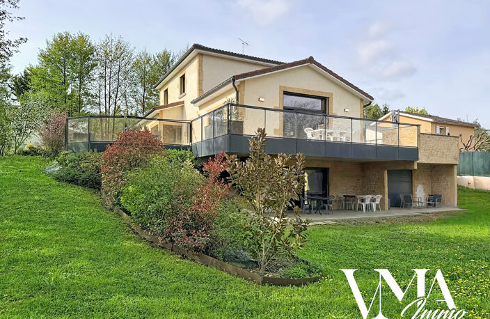 Villa familiale   Secteur Pierres Dorées   256 m2   Terrain — photo 2