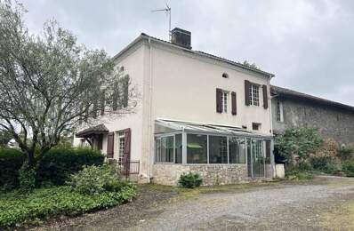 Maison de bourg de 8 pièces principales — photo du bien