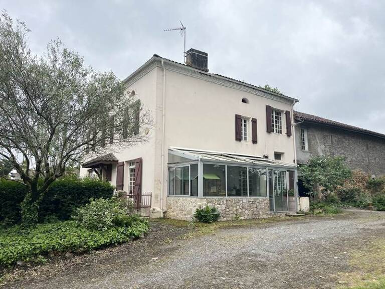 Maison de bourg de 8 pièces principales — photo 1