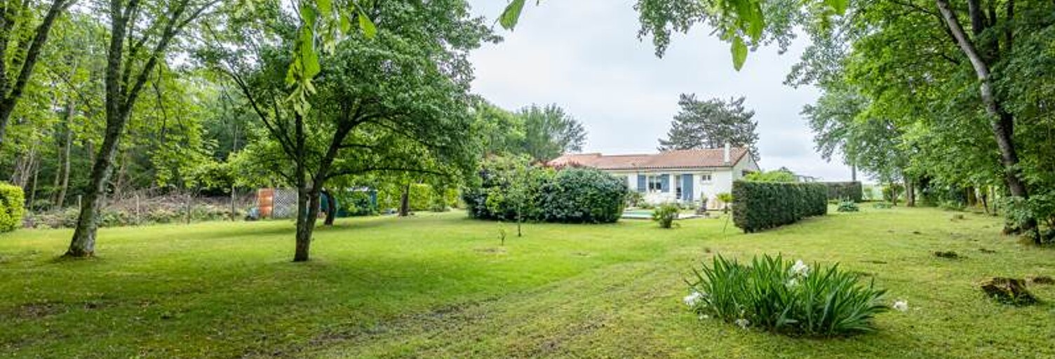 Maison 5 Pièces 111 m² à vendre à Chermignac (17460)