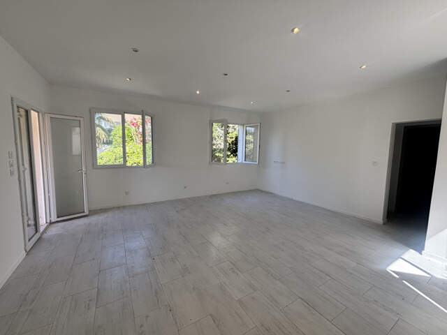 Maison de 110 m2 + Terrain sur 1950 m2- ENSUES LA REDONNE — photo du bien