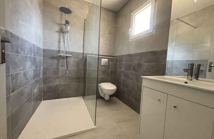 Maison de 110 m2 + Terrain sur 1950 m2- ENSUES LA REDONNE — photo 4