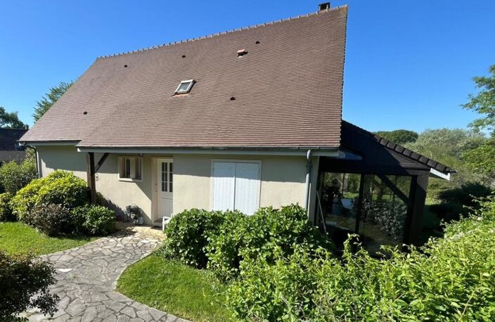 Gazonfier Propriété de 5 chambres avec sous-sol complet et ja... — photo 4