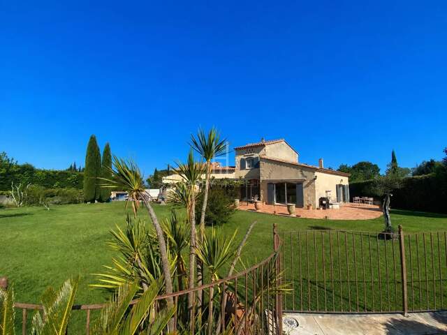 Bastide contemporaine Alpilles Sud — photo du bien