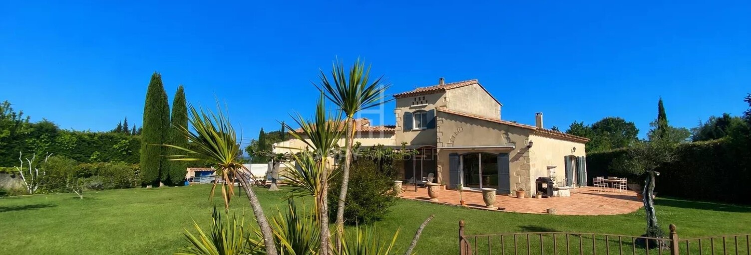 Maison 8 Pièces 185 m² à vendre à Fontvieille (13990)
