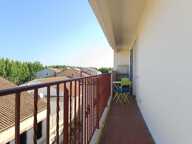 T2 rénové avec balcon et vue dégagée — photo 3