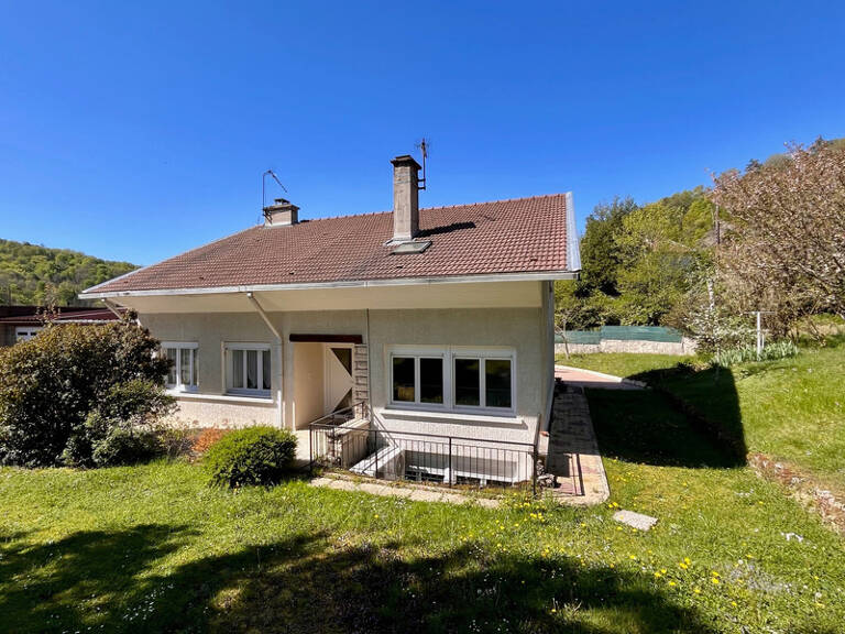 Maison familiale atypique avec grand garage attenant — photo 1