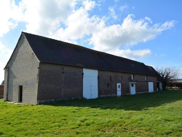 "Opportunité Exceptionnelle : Grange de 540 m² à Rénover, un vaste Espace pour Votre Salon Séjour, Salle de Bain Spa et Salle de Billard !" — photo du bien