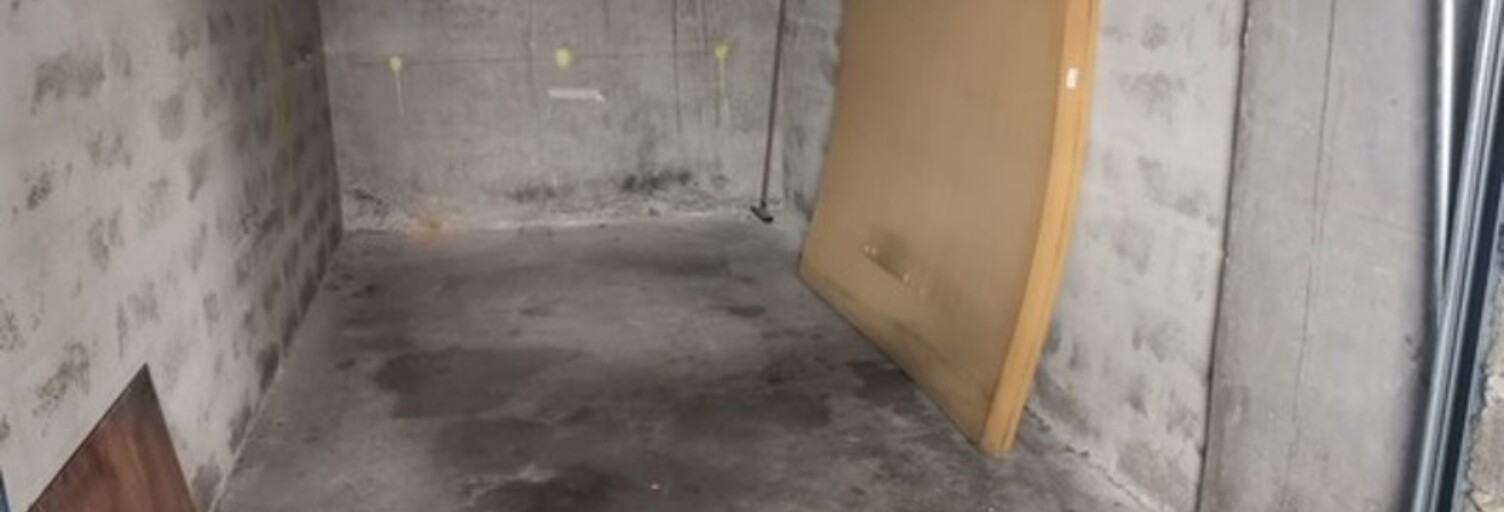 Garage  12 m² à louer à Toulon (83000)