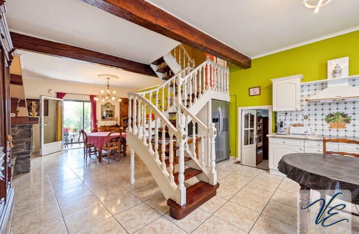 **À Cesseras, maison vigneronne de caractère avec jardin, 4 chambres et DPE B** — photo 3