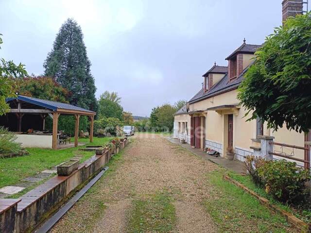 Dpt Yonne (89), à vendre ARCES DILO maison 4 chambres sur 2500 m² — photo du bien