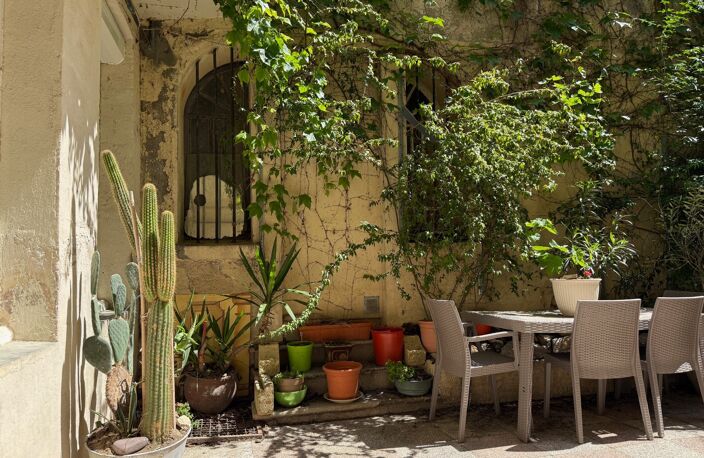 NARBONNE CENTRE HISTORIQUE — MAISON DE VILLE 224 M², COUR INTÉRIEURE, PATIO, BALCON ET TERRASSE — photo 3