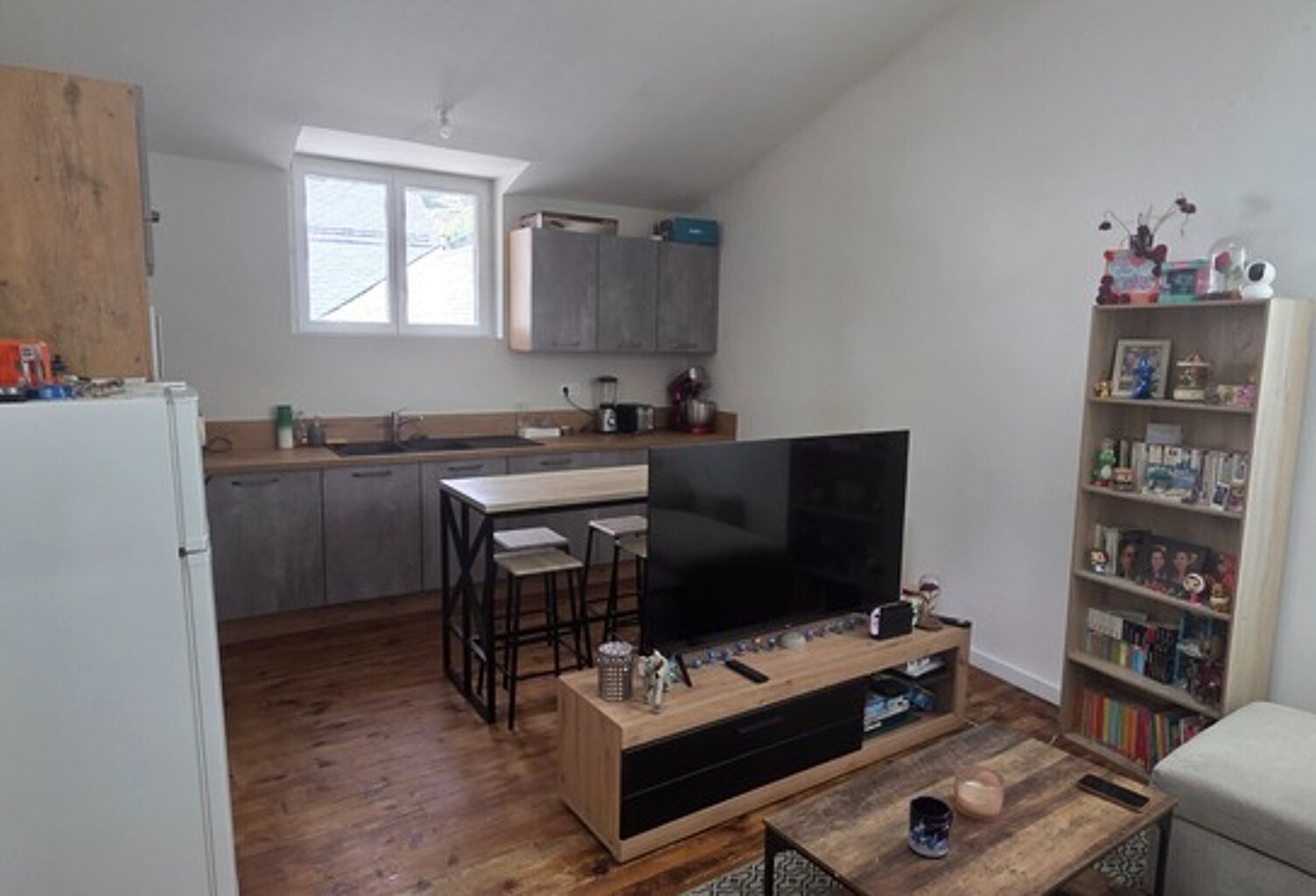 Appartement T2, rénové entièrement, 85m², mezzanine, centre de LARUNS (64) — photo 1