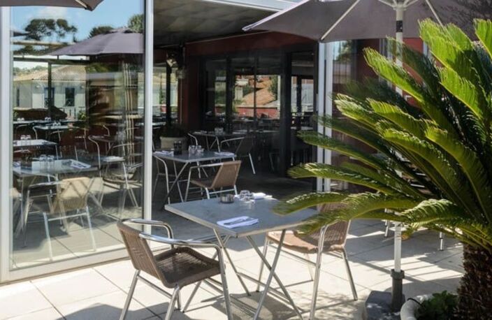 Fonds de commerce Restaurant bistronomique méridional terrasse panoramique à céder à PLAN DE CUQUES (13) — photo 2