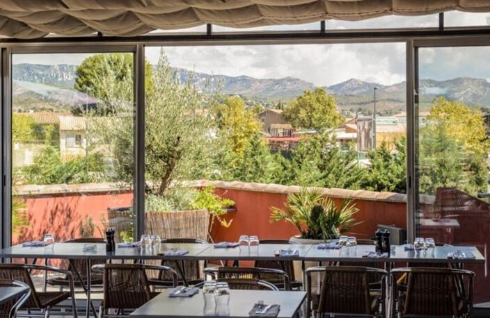Fonds de commerce Restaurant bistronomique méridional terrasse panoramique à céder à PLAN DE CUQUES (13) — photo 3