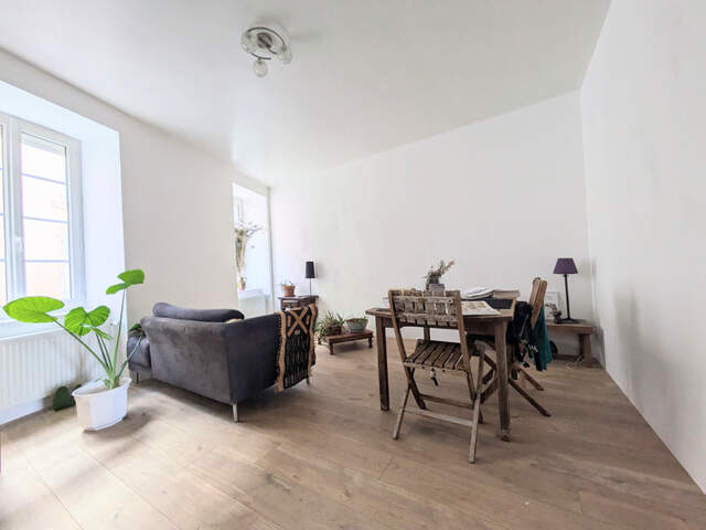 MAISON DE VILLE A COTTANCE - 160 m² - SALON ET SEJOUR - 4 CHAMBRES - EXTERIEUR - PUITS — photo du bien